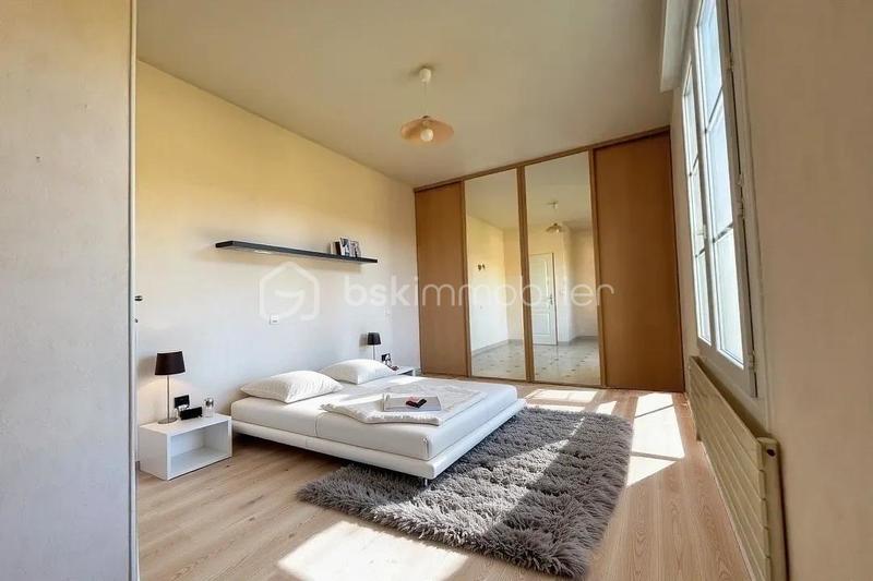 Pavillon - 170 m² - 8 pièces