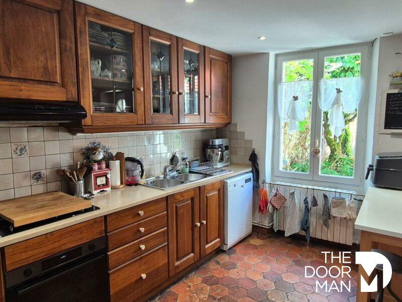 Maison ancienne - 216 m² - 8 pièces