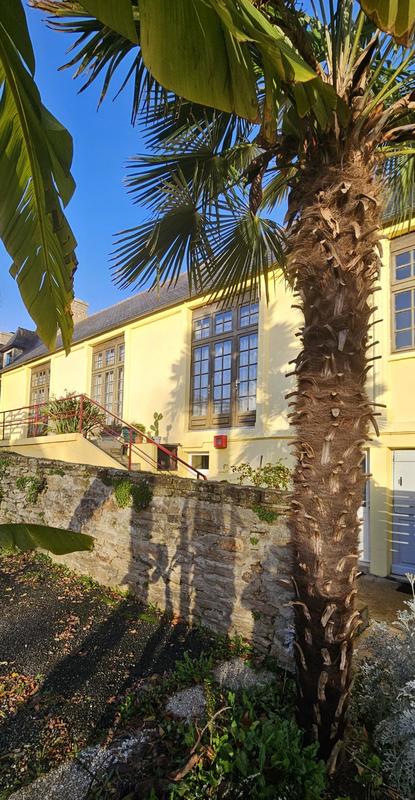 Local commercial - 676 m² - 22 pièces