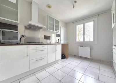 Appartement - 93 m² - 5 pièces