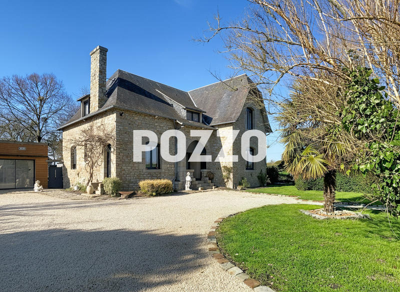 Maison - 311 m² - 12 pièces