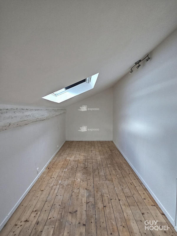 Maison - 202 m² - 8 pièces