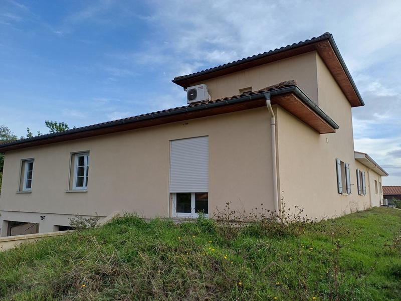 Maison - 234 m² - 7 pièces