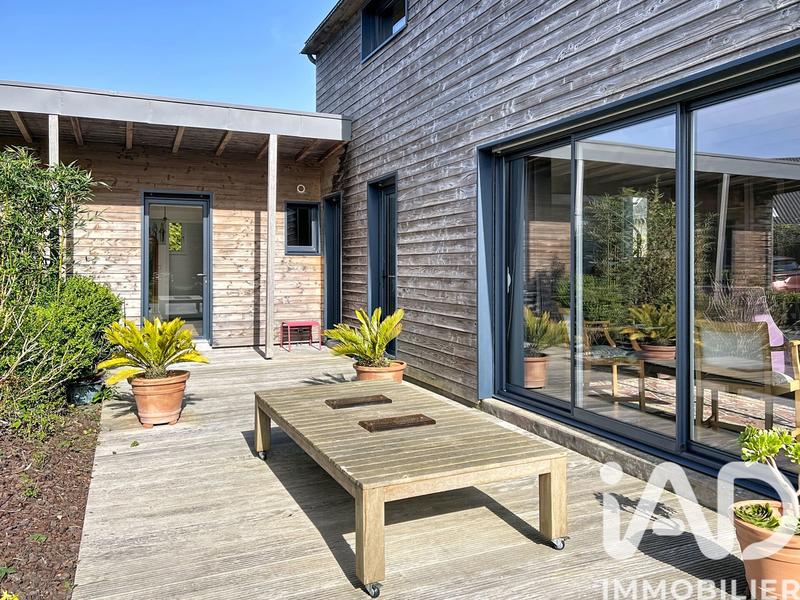 Maison - 170 m² - 9 pièces