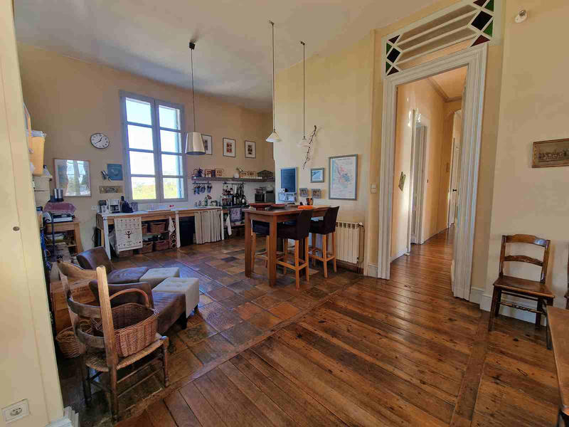 Propriété - 353 m² - 11 pièces