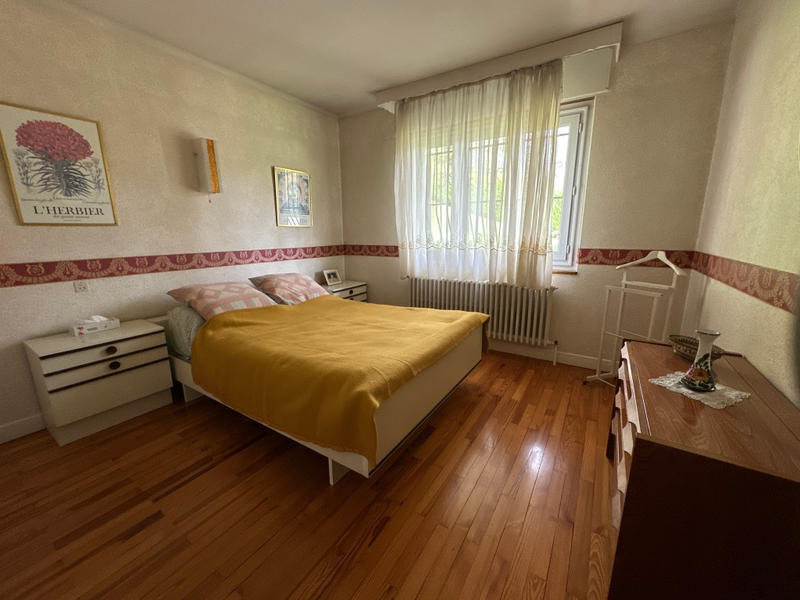 Maison - 200 m² - 8 pièces