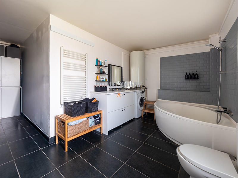 Appartement - 93 m² - 3 pièces