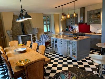 Maison - 161 m² - 4 pièces