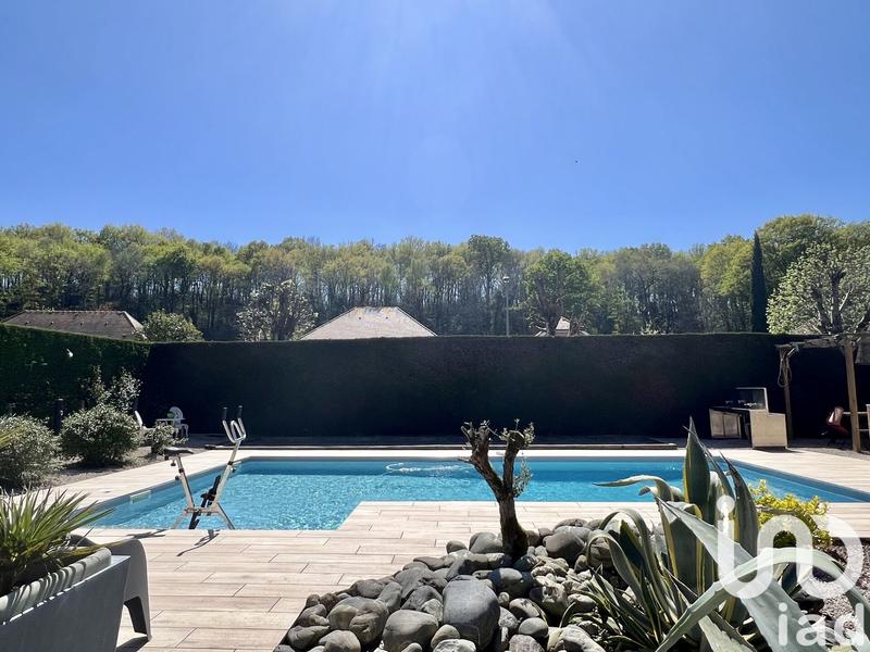 Maison - 230 m² - 7 pièces