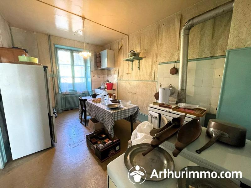 Maison - 182 m² - 9 pièces