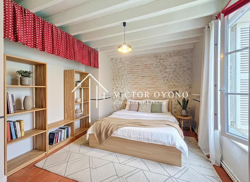 Maison - 220 m² - 9 pièces