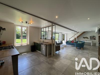 Maison - 240 m² - 10 pièces