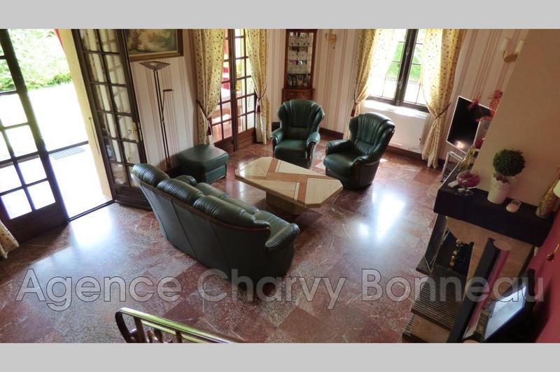 Maison - 183 m² - 8 pièces