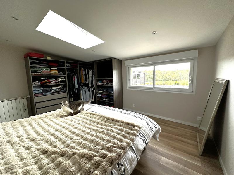 Maison traditionnelle - 219 m² - 11 pièces