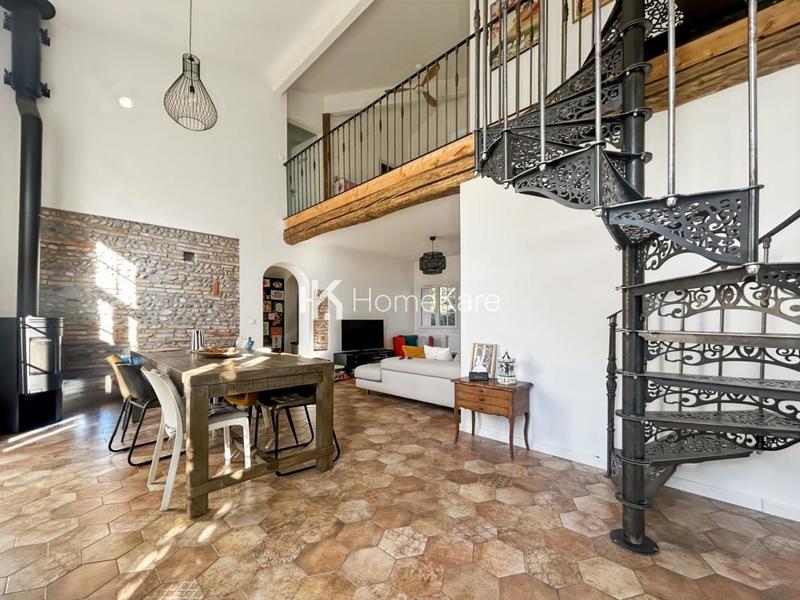 Maison - 168 m² - 6 pièces