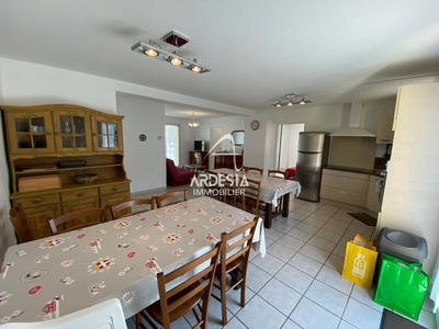 Maison - 196 m² - 15 pièces