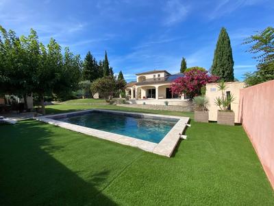 Maison - 200 m² - 6 pièces