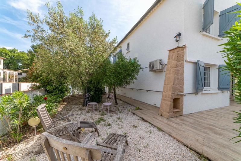 Maison - 250 m² - 9 pièces