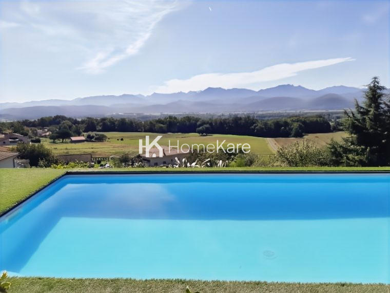 Maison - 180 m² - 7 pièces