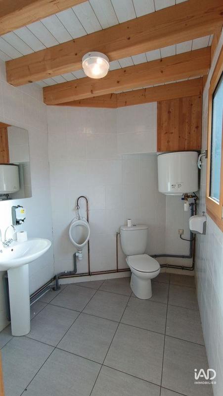 Local commercial - 2 460 m²