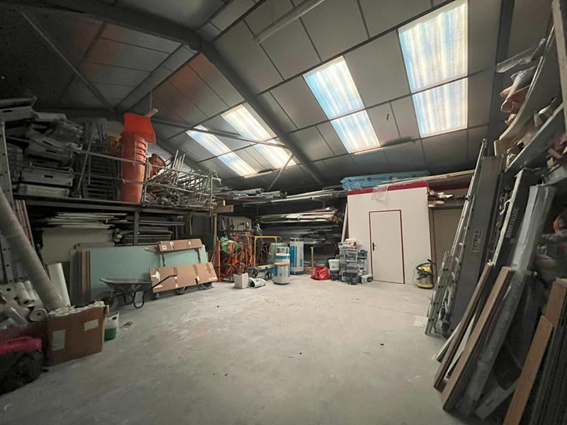 Local commercial - 270 m² - 5 pièces