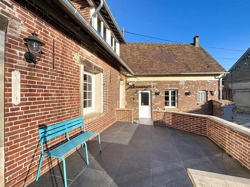 Maison - 240 m² - 8 pièces