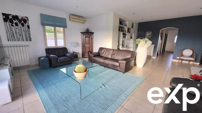 Maison - 204 m² - 5 pièces