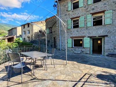 Maison - 102 m² - 4 pièces