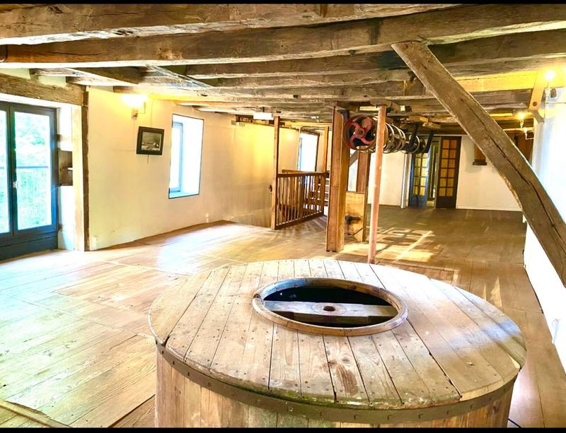 Moulin - 850 m²