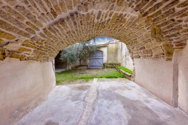 Maison - 220 m² - 6 pièces