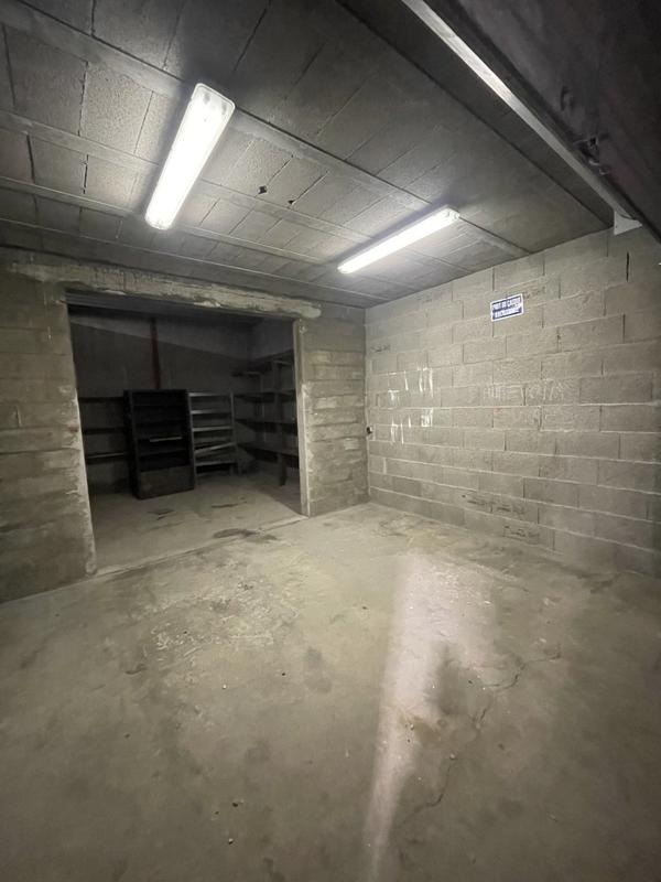 Local d'activités - 335 m²