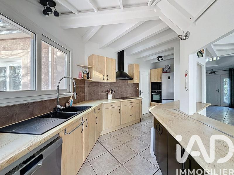 Maison - 263 m² - 9 pièces