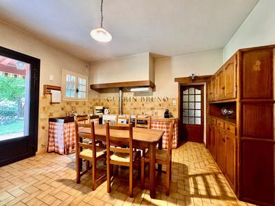 Maison - 230 m² - 6 pièces