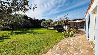 Maison traditionnelle - 156 m² - 6 pièces