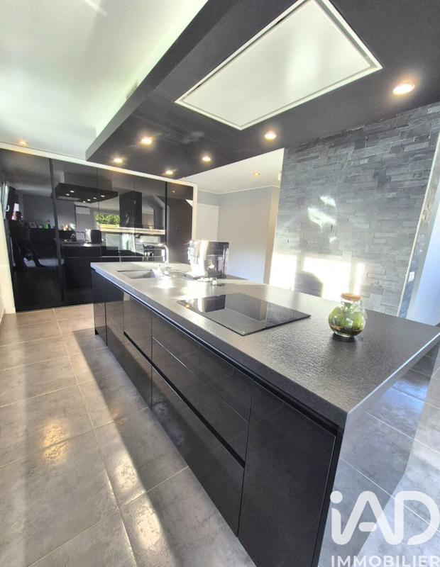 Maison - 150 m² - 6 pièces