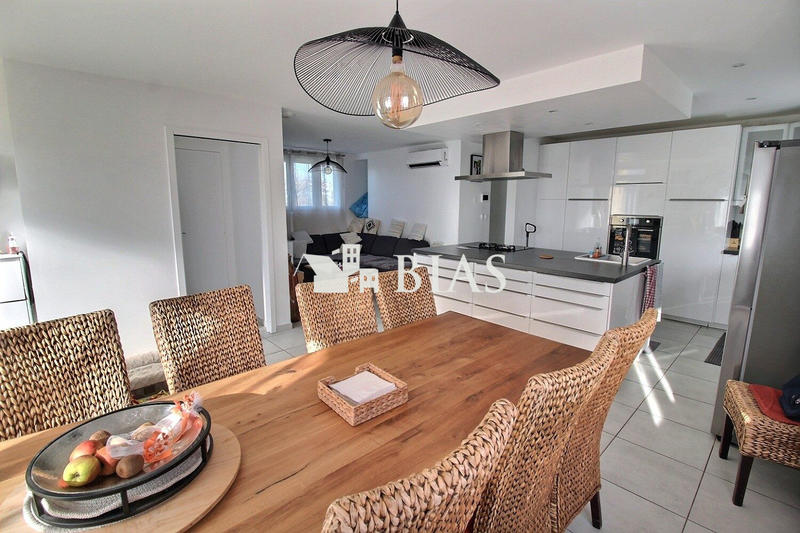 Maison - 75 m² - 4 pièces