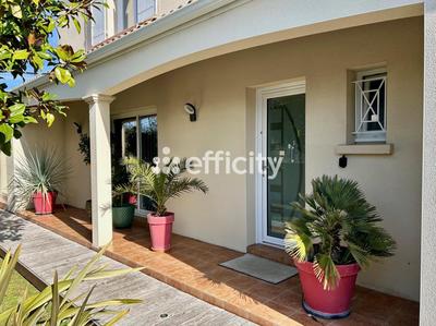 Maison - 185 m² - 7 pièces