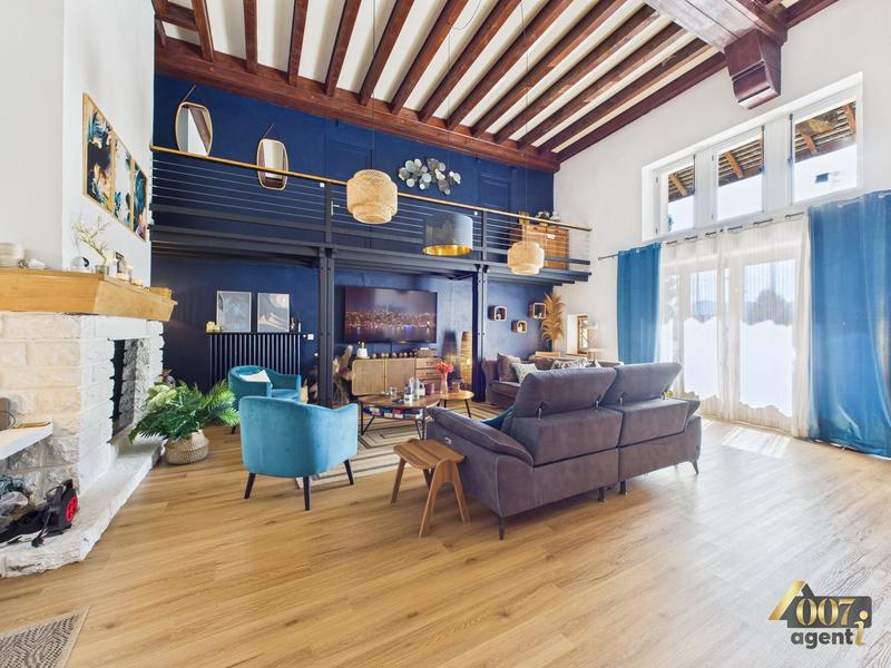 Maison - 225 m² - 8 pièces