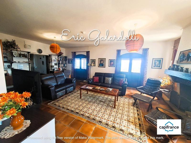 Maison - 328 m² - 12 pièces