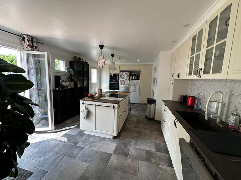 Maison - 145 m² - 8 pièces