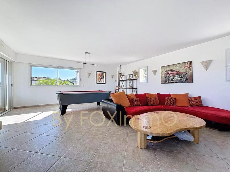 Villa - 208 m² - 7 pièces