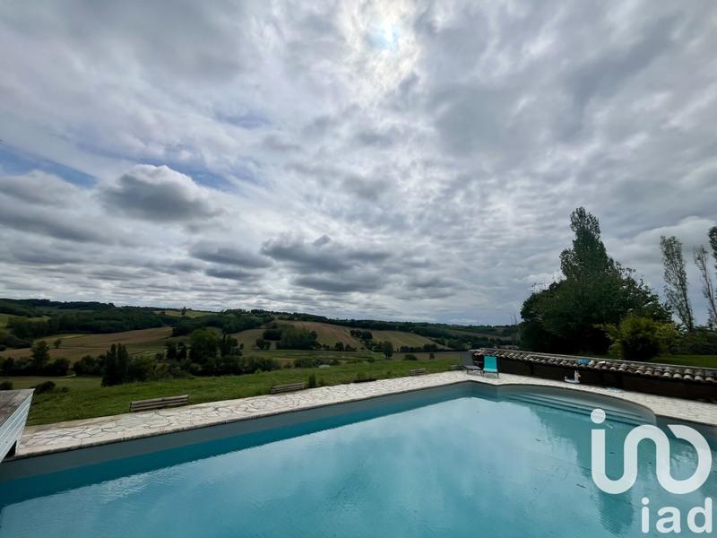 Maison - 297 m² - 9 pièces