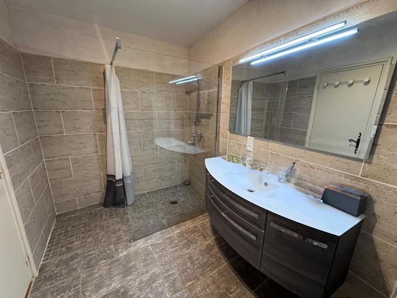 Maison - 210 m² - 8 pièces