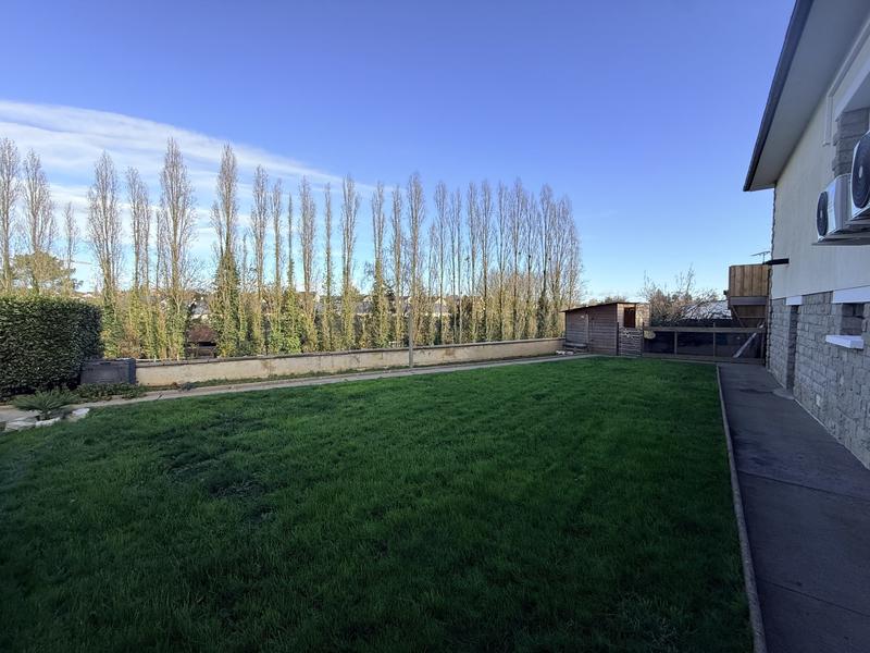 Maison traditionnelle - 166 m² - 9 pièces