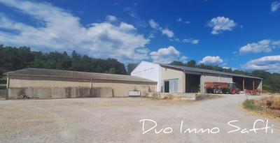 Local commercial - 2 200 m² - 6 pièces