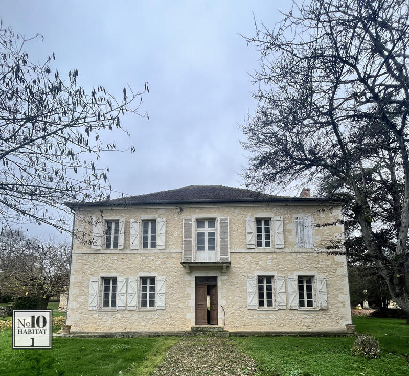 Maison - 280 m² - 7 pièces