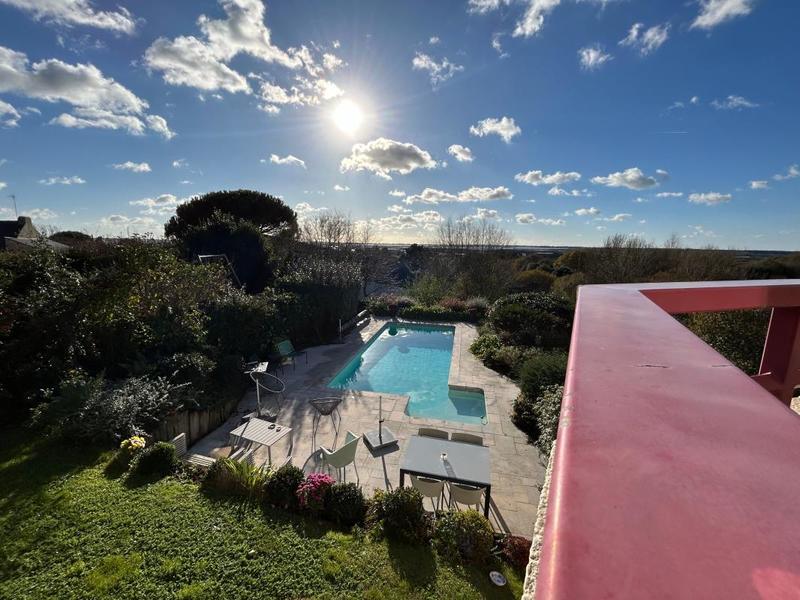 Maison - 240 m² - 6 pièces