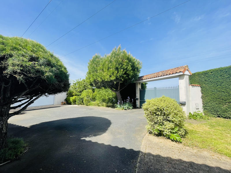 Maison - 207 m² - 8 pièces