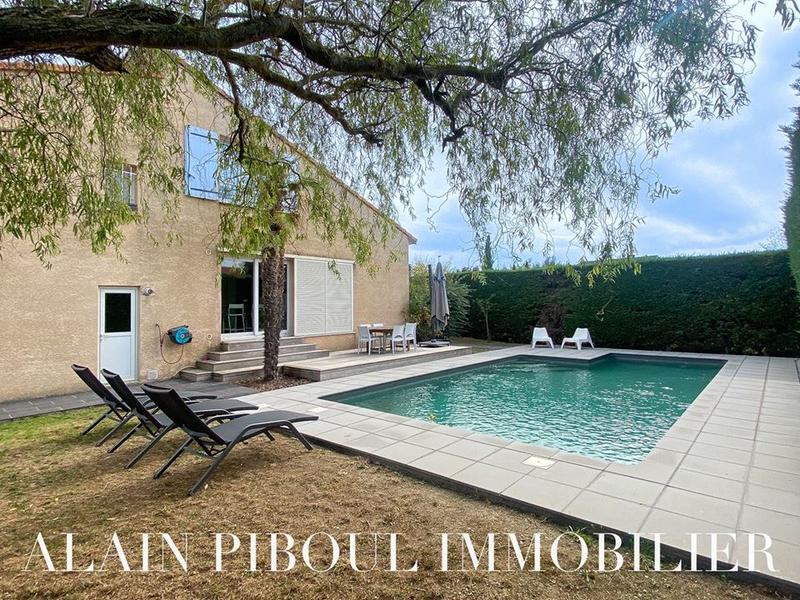 Maison traditionnelle - 156 m² - 6 pièces