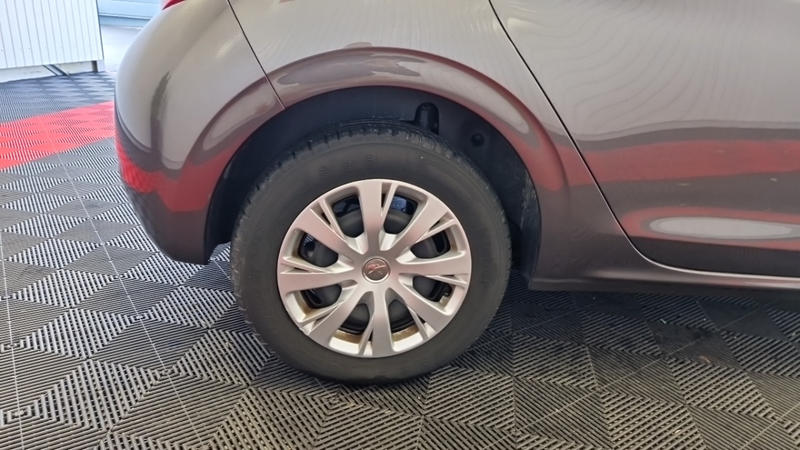 Peugeot 208 affaire Bluehdi 100 Ss Premium Pack